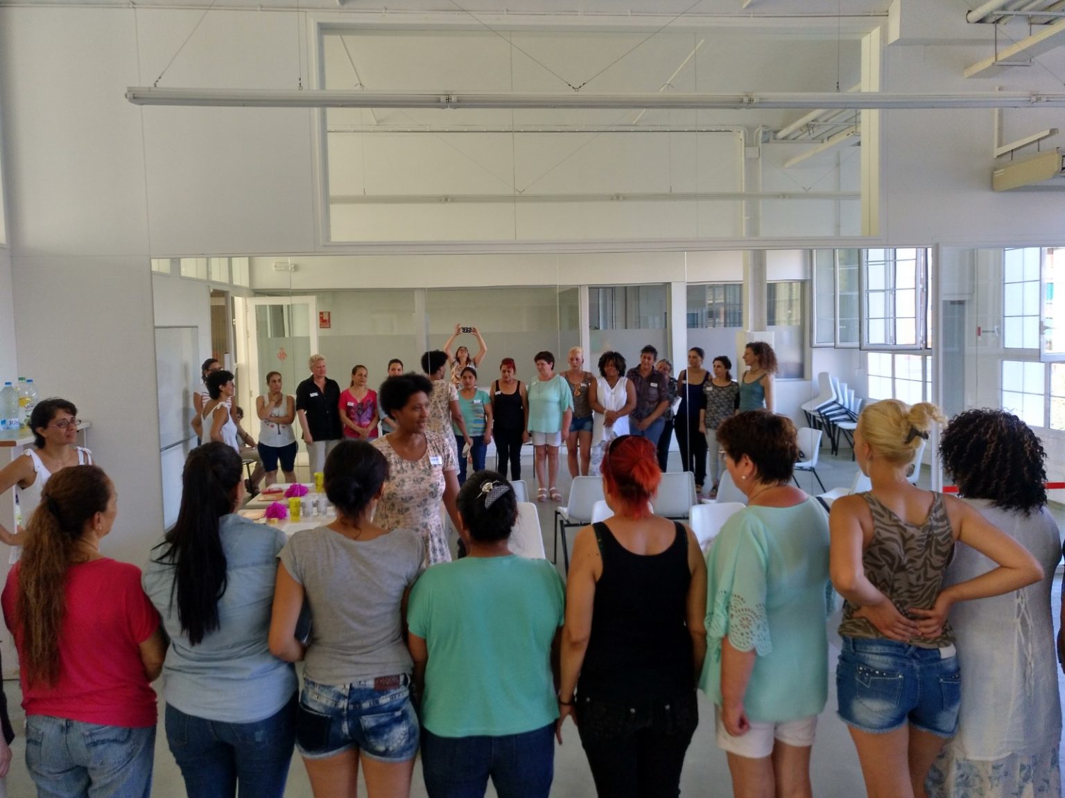 Taller con mujeres acogidas por Migress en Sant Martí, Barcelona