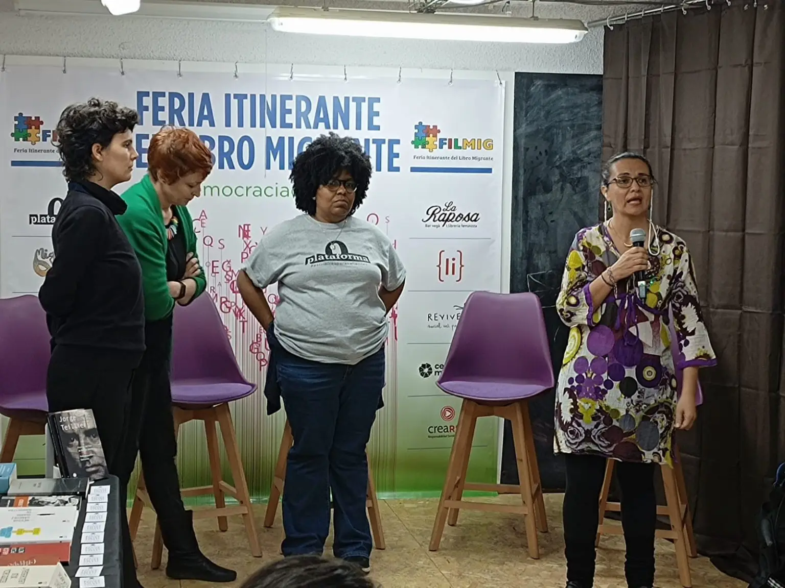 Mesa redonda de Migress en la Feria Itinerante del Libro Migrante